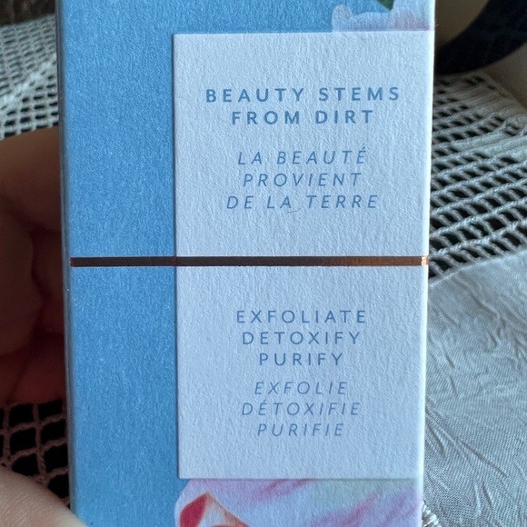 Bloomeffects (clean beauty) Dutch Dirt Mask - Picture 2 of 5